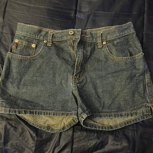 Guess jean shorts size 29